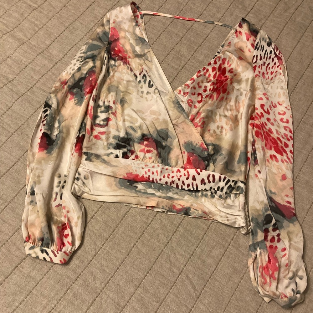 Floral Cheetah Print bebe blouse 💗